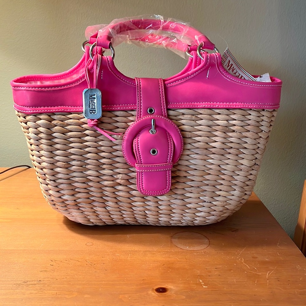 NWT MAGGI B Straw Woven Fuchsia Satchel
